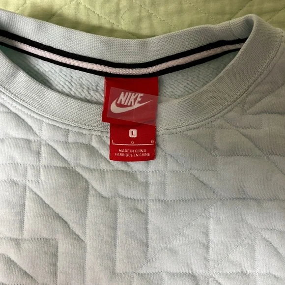 Nike Kids Quilted Sweatshirt “L” Top - Picture 4 of 6